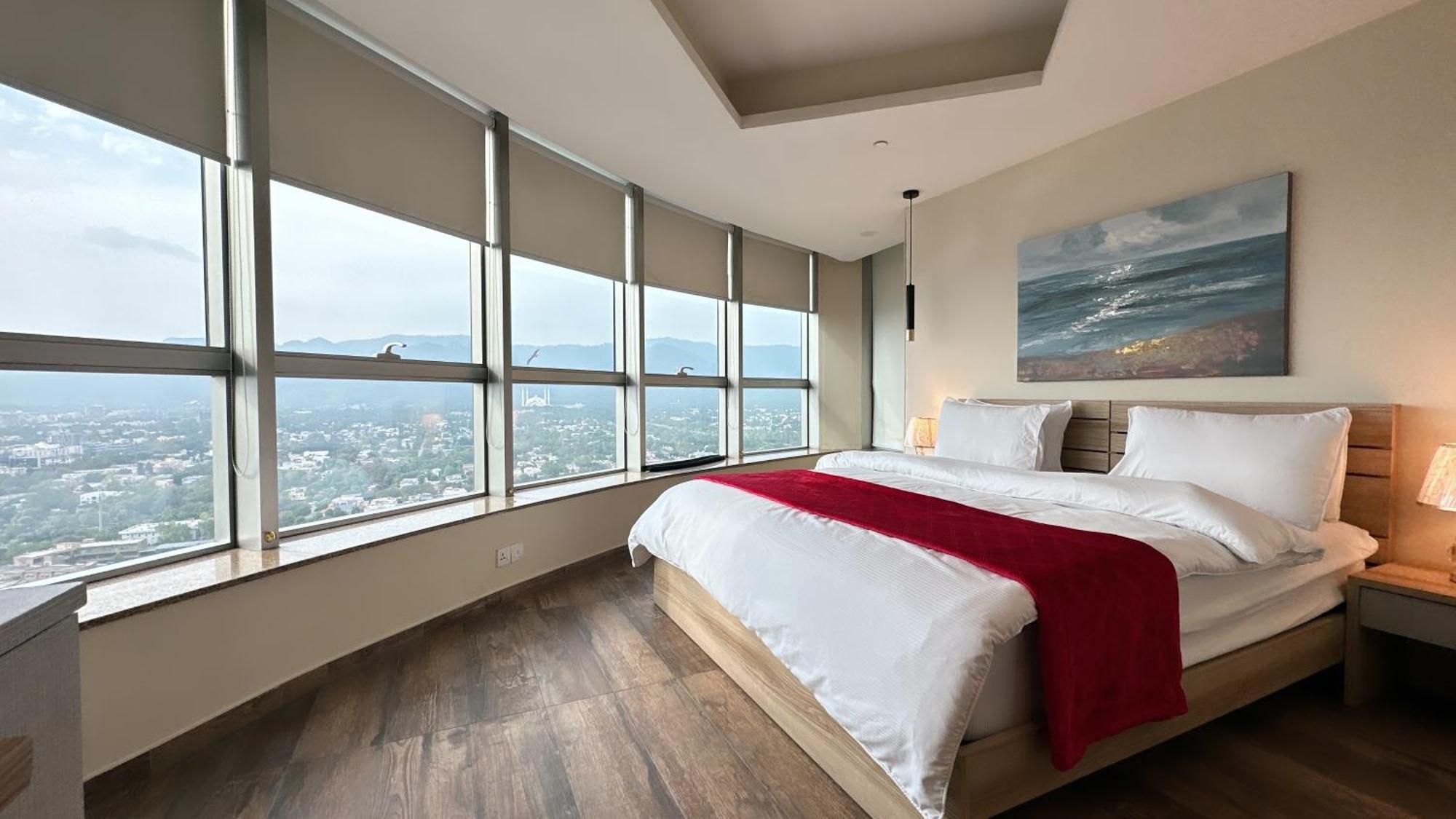 Centaurus Apartment City View Three Beds Islamabad Ngoại thất bức ảnh